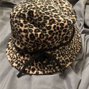Vintage betmar Faux Fur Leopard Bucket Hat